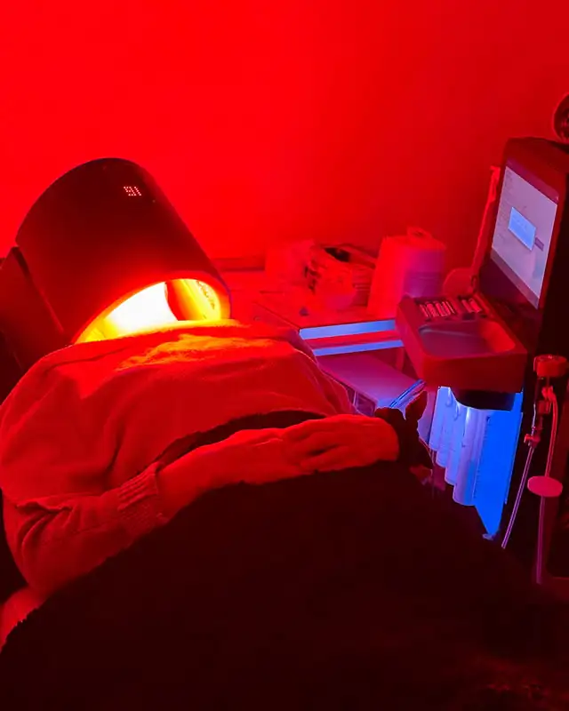 Can red light therapy tighten loose skin?7 Ways Red Light Therapy Can Help Tighten Loose Skin Naturally 2 Can red light therapy tighten loose skin.jpg
